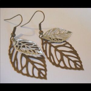 🆕 Two tone leaf earrings NWT from ETSY